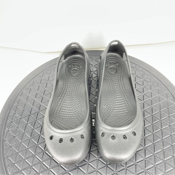 Crocs Women Size 7 Sandals Black Rubber Ballet Flats Shoes Slip On Kadee - Picture 3 of 8